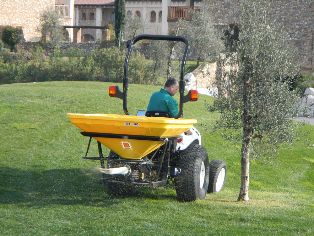 Befco 303-800 Turbo-Hop Pendulum Spreader 1,939 Lb. Capacity for Tractors 20-60 HP 540 RPM Cat. 1 and 2 New