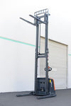 GNT Lithium Straddle Stacker Full Powered 145 in. Height 4000 lb. Capacity 24V G40BC-145LI New