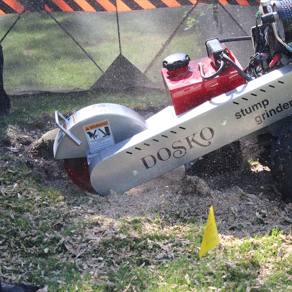 Dosko 691SP-20HE Self-Propelled Stump Grinder with Dosko 691SP-20HE Self-Propelled Stump Grinder with