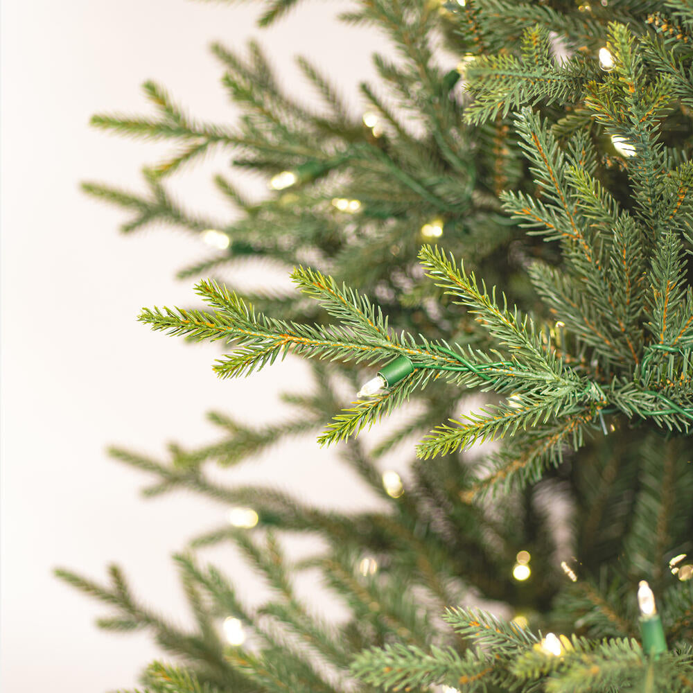 Vickerman Itasca Fraser Artificial Christmas Tree 7.5' x 64" with 750 Warm White LED Lights New