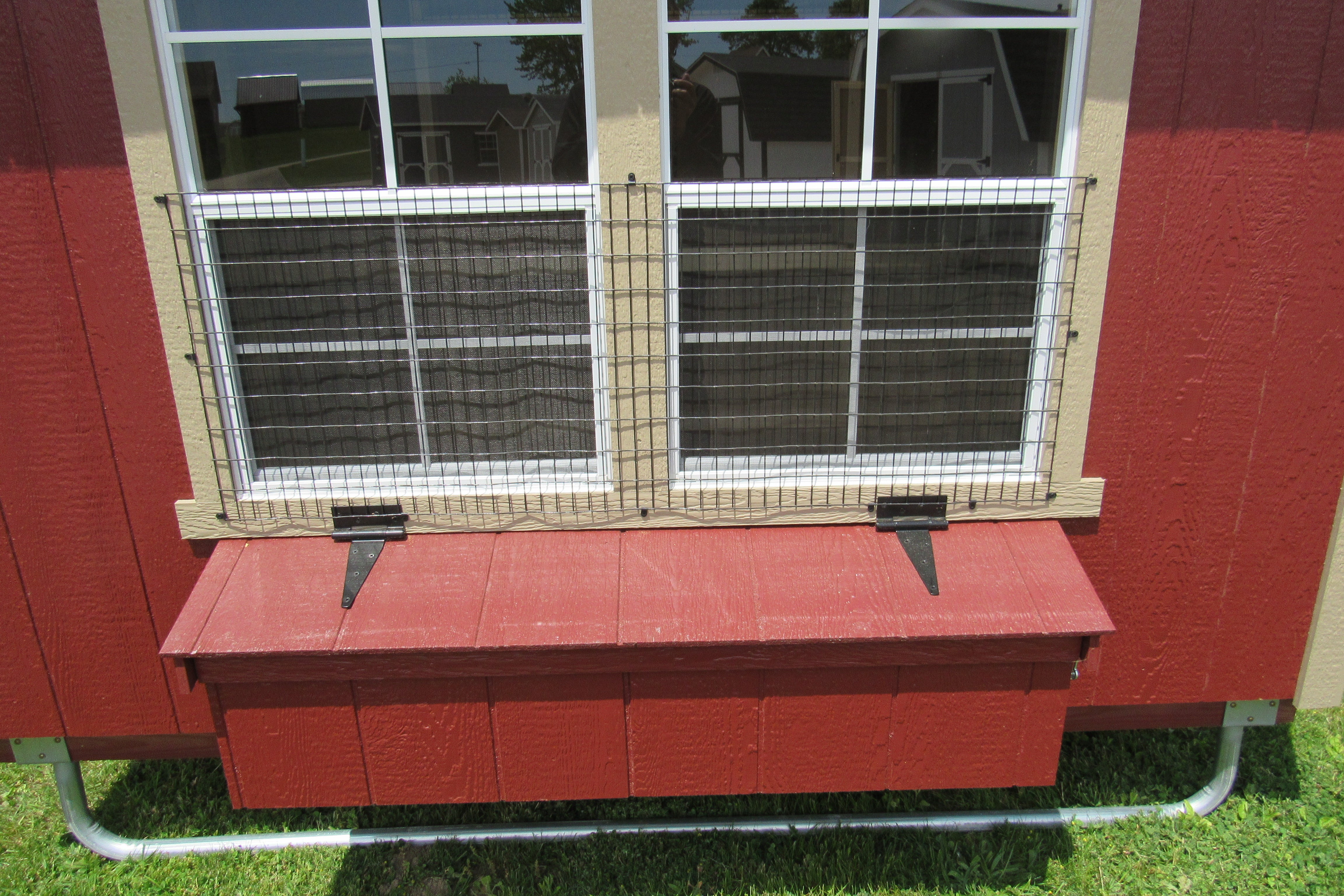 EZ-FIT Chicken Coop Kit 5' x 8' for 18–22 Chickens with