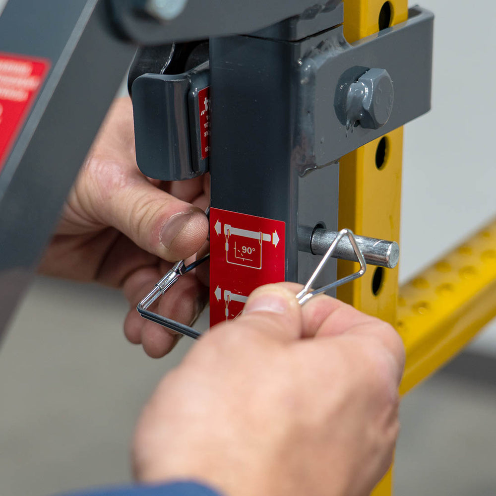 Metaltech Universal Outriggers 46" with Casters Set of 4 New