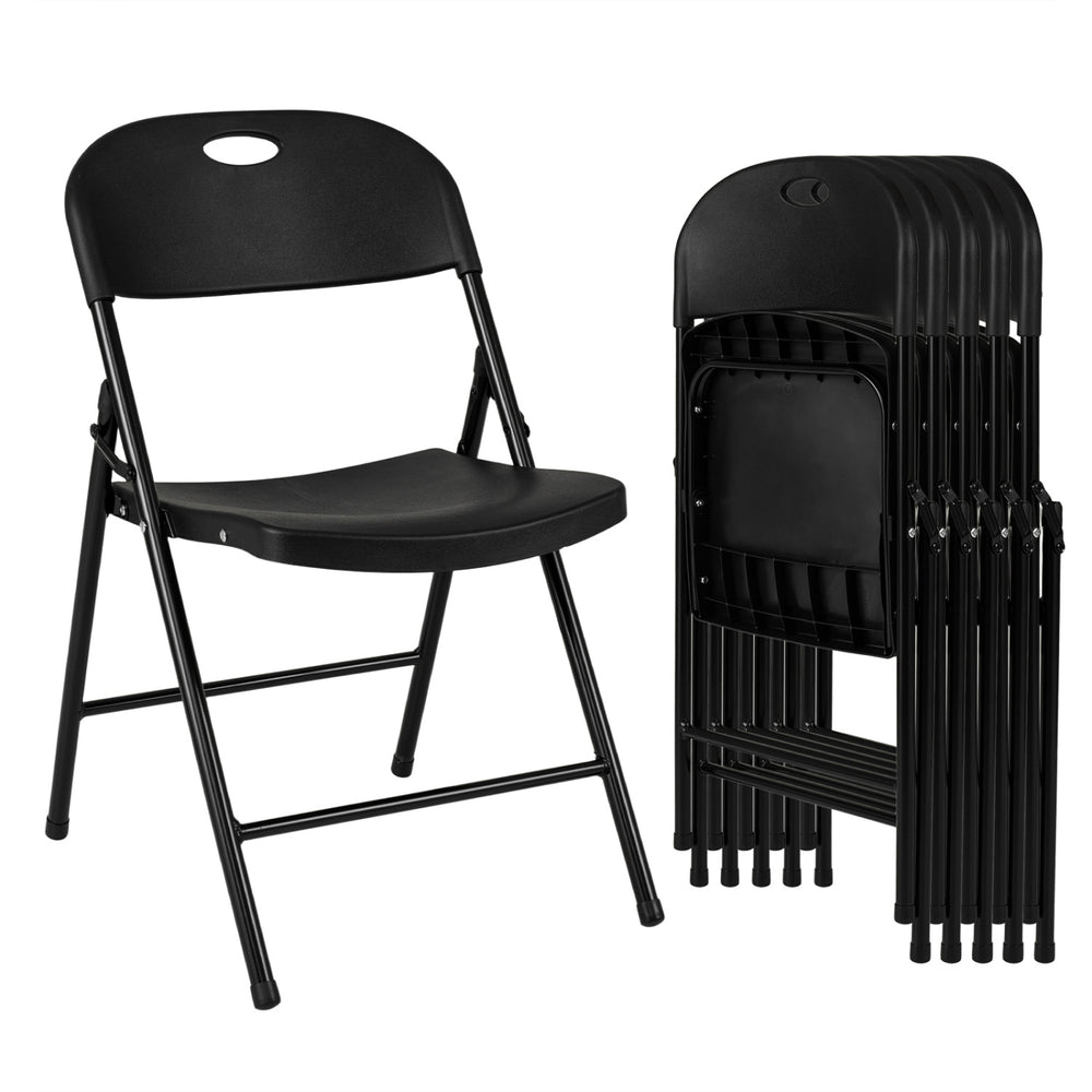 Black foldable plastic chair with ergonomic backrest, designed for comfort and easy storage, ideal for events and dining.