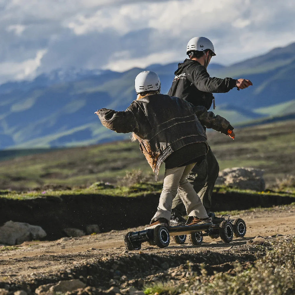 Exway Exway Atlas Pro 4WD All Terrain Electric Skateboard 37 MPH 21 Miles Ra ...