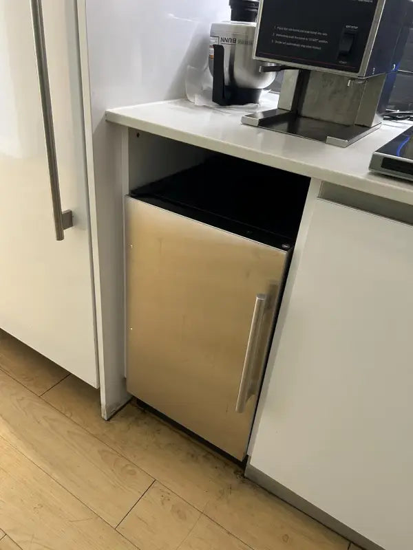 Cotlin IMC22 Undercounter Crescent Ice Maker 15" Drainless 22 lbs/Day with 22 lbs. Storage New