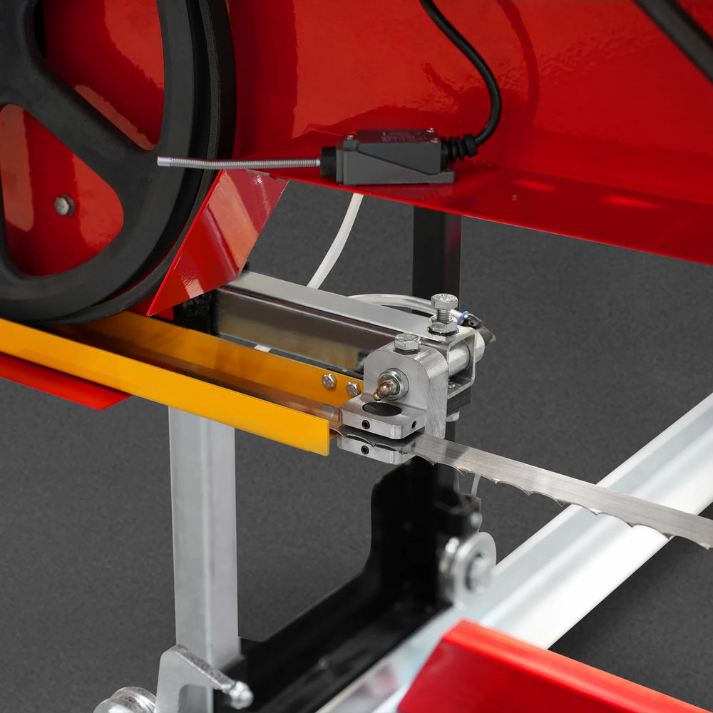 22" Portable Sawmill,  224cc 7HP DUCAR Gasoline Engine,  18" Board Width,  13' Track Length ,  SM-22