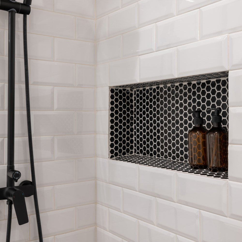 VEVOR Shower Niche, 16 x 28 x 4 inch Recessed Wall Niche with Movable Divider Shelf, Modern Soap & Shampoo Storage Organizer, Square Corners, Sealed Waterproof Design, Black for Bathroom Shower