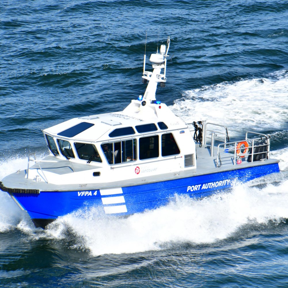 VEVOR Hydraulic Steering Kit, 200 HP, Marine Boat Hydraulic Steering System, with 6.9 MPa/1000 psi Helm Pump, Two-Way Lock Cylinder, and 26ft High-Strength Hoses, for Single Station, Single-Engine Use