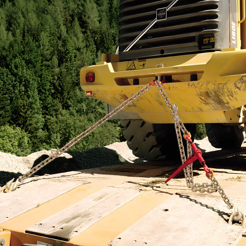VEVOR G80 Transport Binder Chain, 5/16" x 14.2' Tow Chain with Clevis Grab Hooks, 4900 lbs Safe Working Load, Heavy Duty Trailer Logging Chain for Transporting Towing Truck Tie Down Binding Equipment